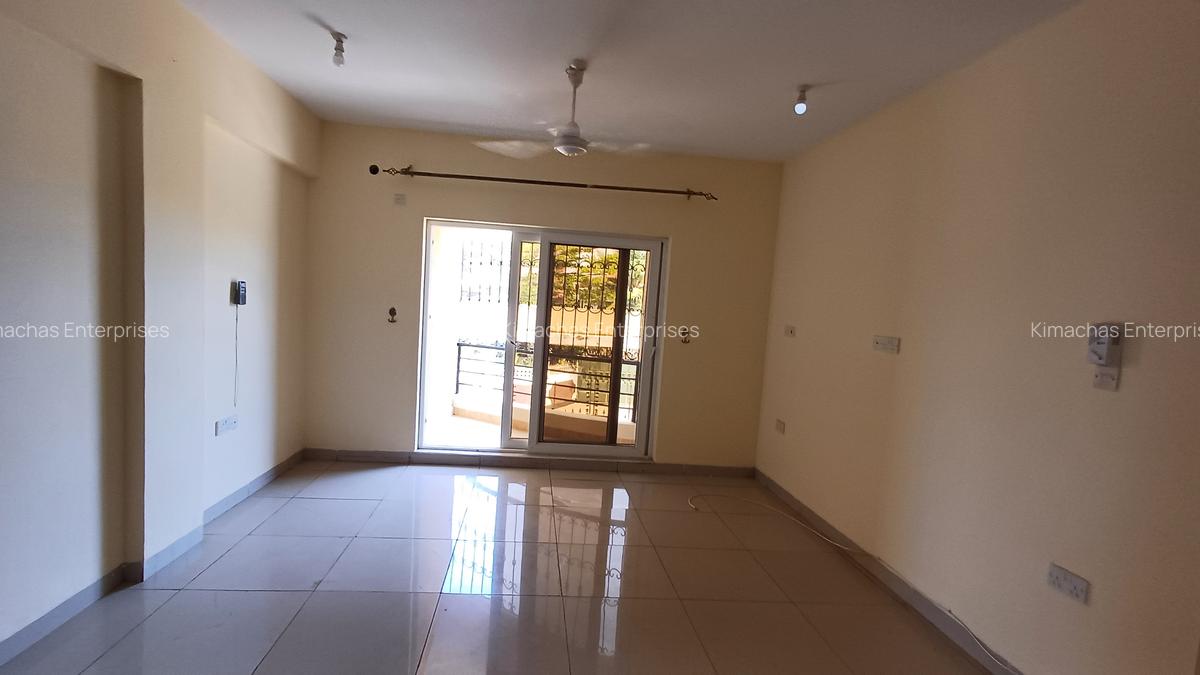 3 Bed Apartment with En Suite at Green Wood Drive - 19