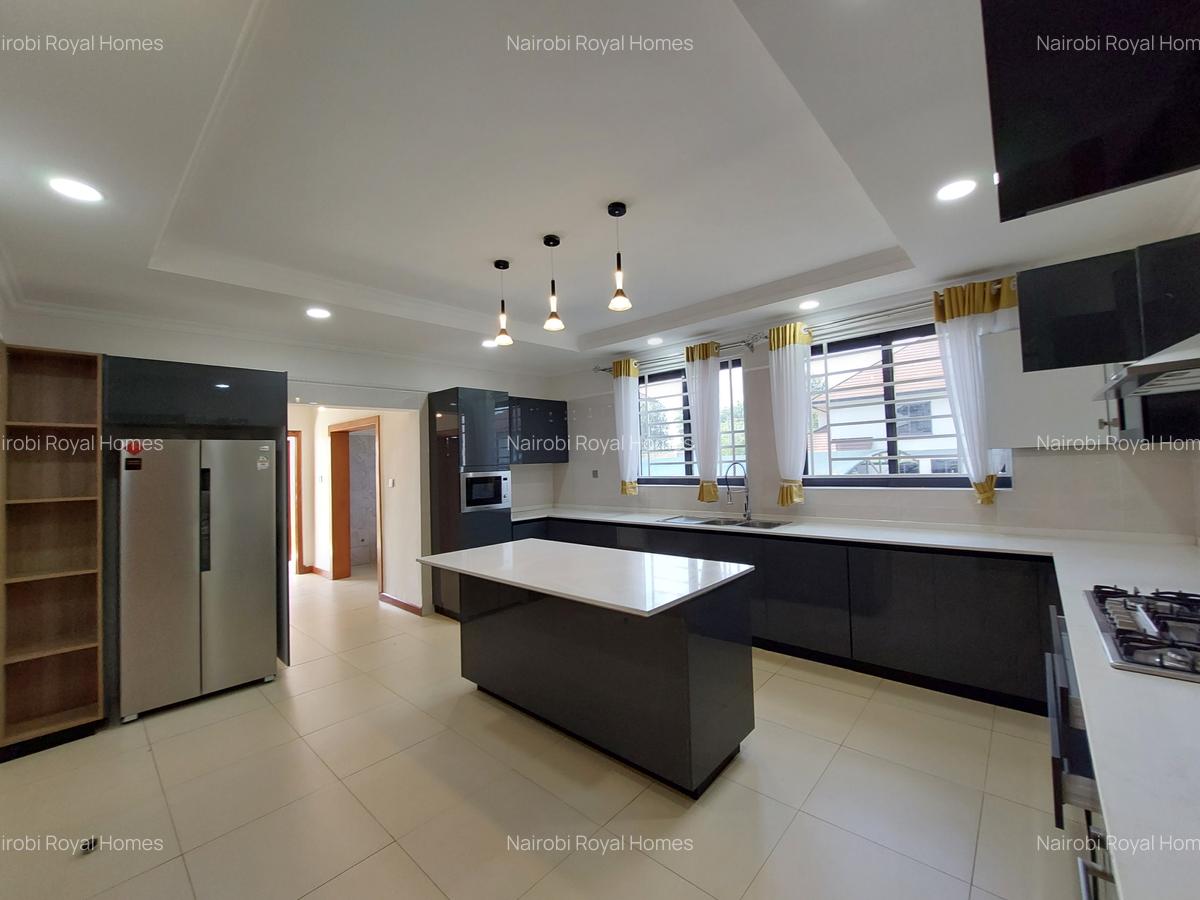 4 Bed House with En Suite at Paradise Lost - 10