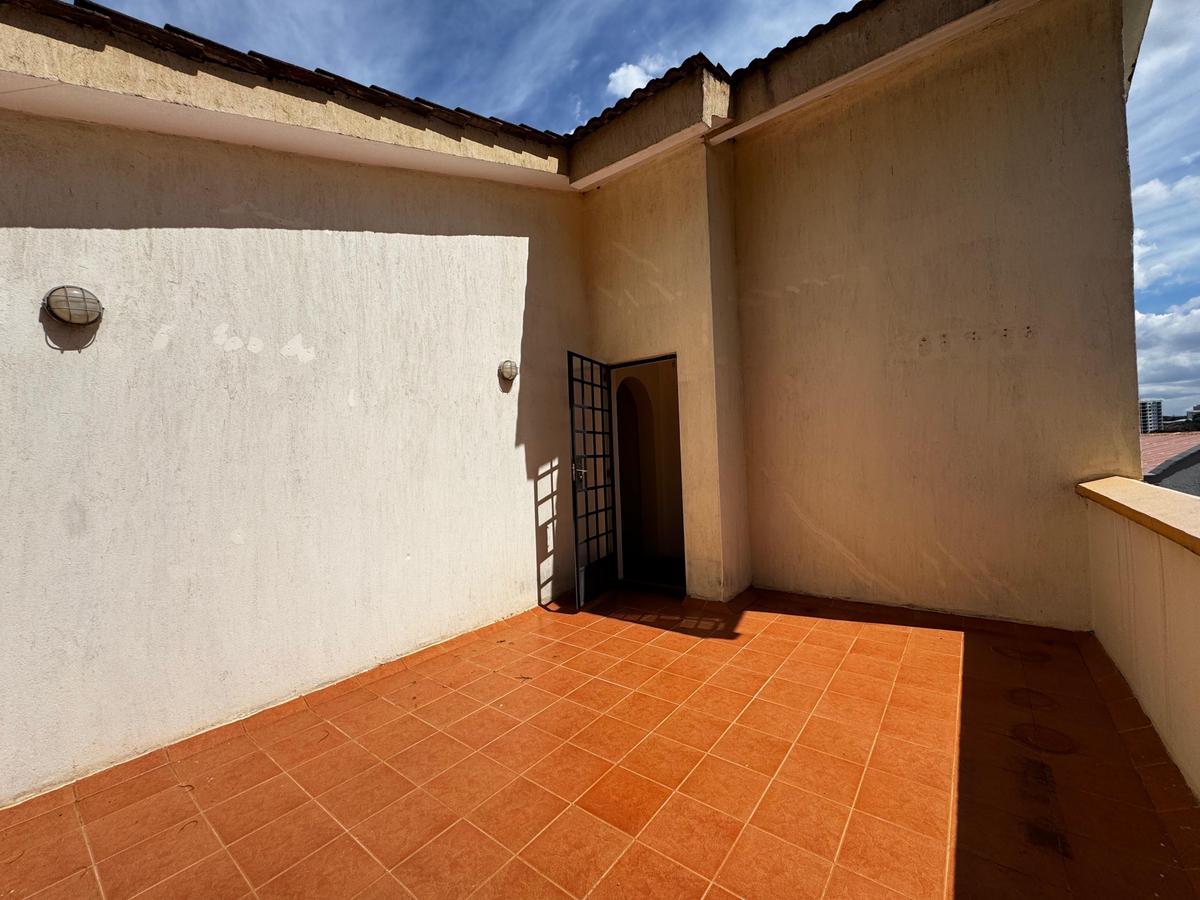 3 Bed Apartment with En Suite in General Mathenge - 11