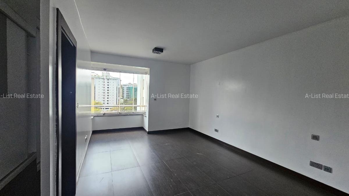 3 Bed Apartment with En Suite at Riverside Lane - 14