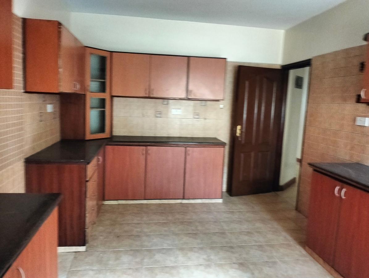 5 Bed Townhouse with En Suite in Lavington - 8