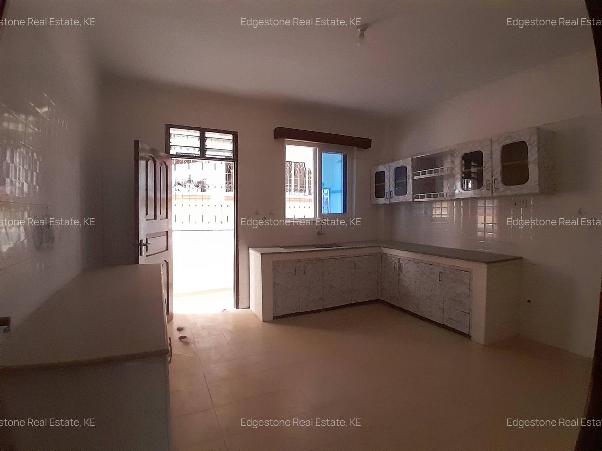 3 Bed Apartment with En Suite in Nyali Area - 2