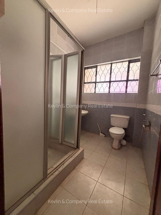 4 Bed House with Garden in Riverside - 15