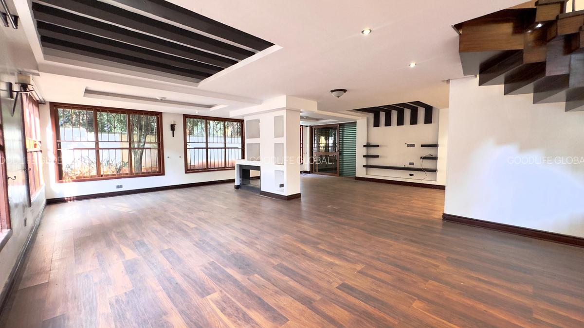 7 Bed House with En Suite at Kyuna - 9