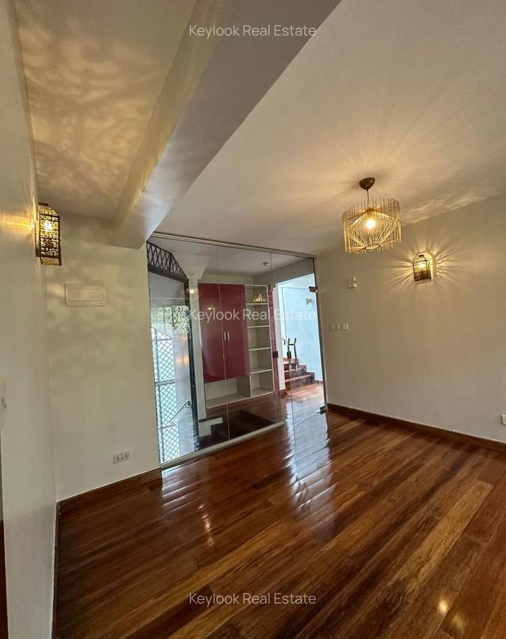 5 Bed Townhouse with En Suite at Lavington - 11