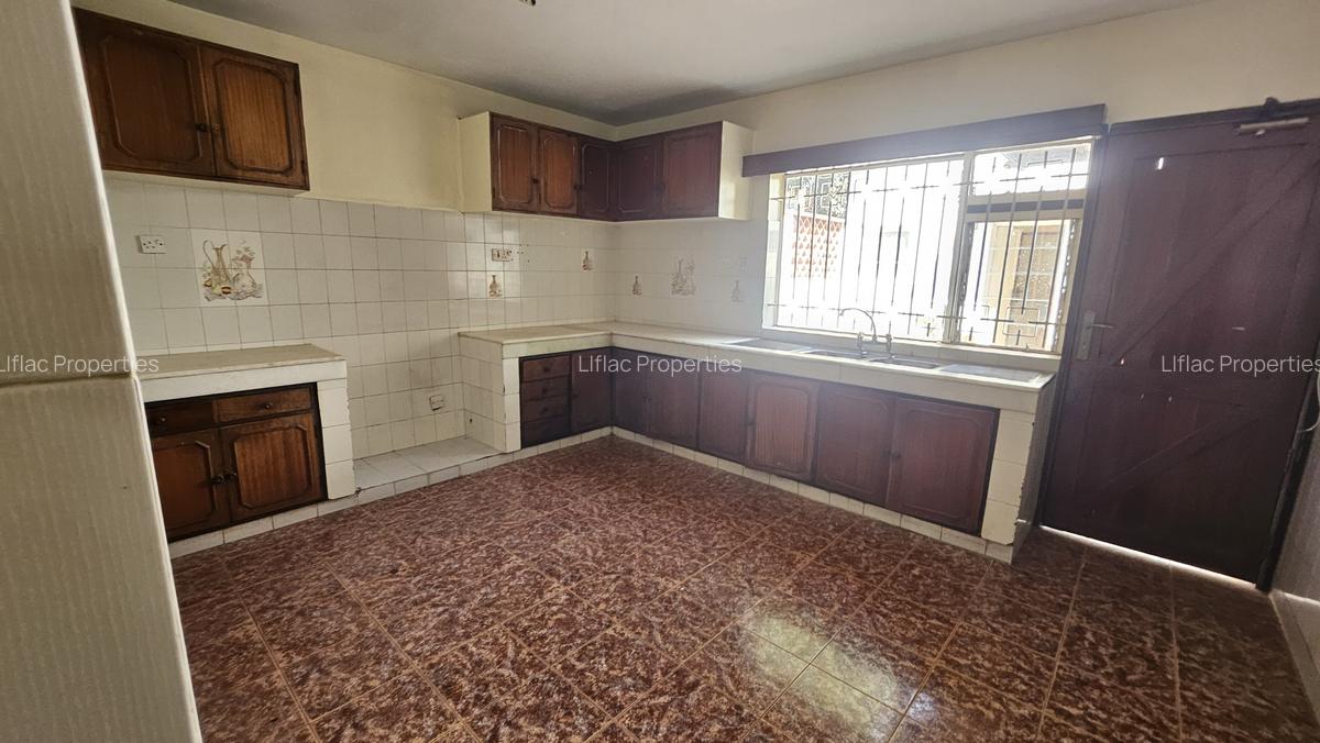 5 Bed House with En Suite in Gigiri - 9