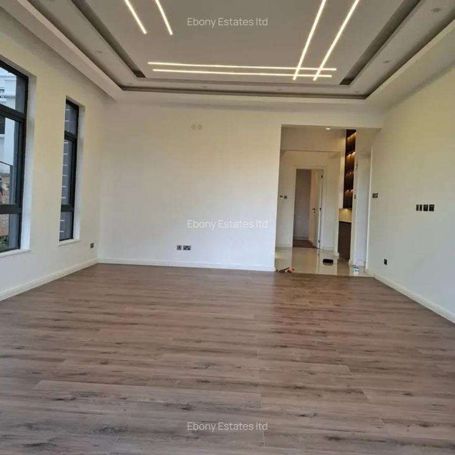 5 Bed Townhouse with En Suite in Lavington - 7