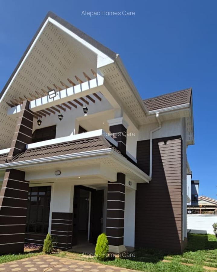 4 Bed Townhouse with En Suite in Membley - 1