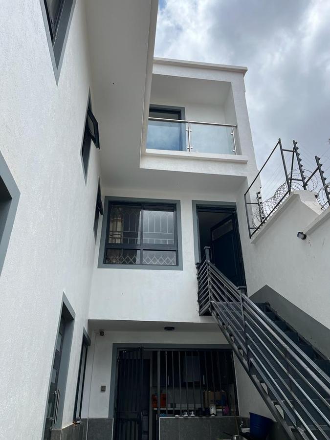 4 Bed Villa with En Suite at Kerarapon Drive - 9