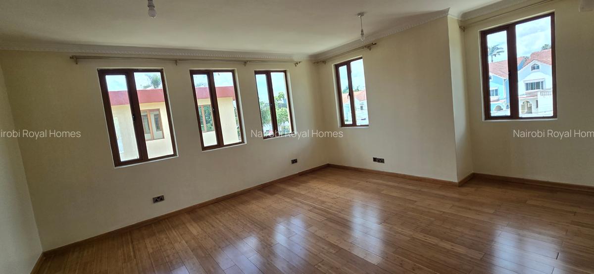 5 Bed Townhouse with En Suite at Convent Drive - 10