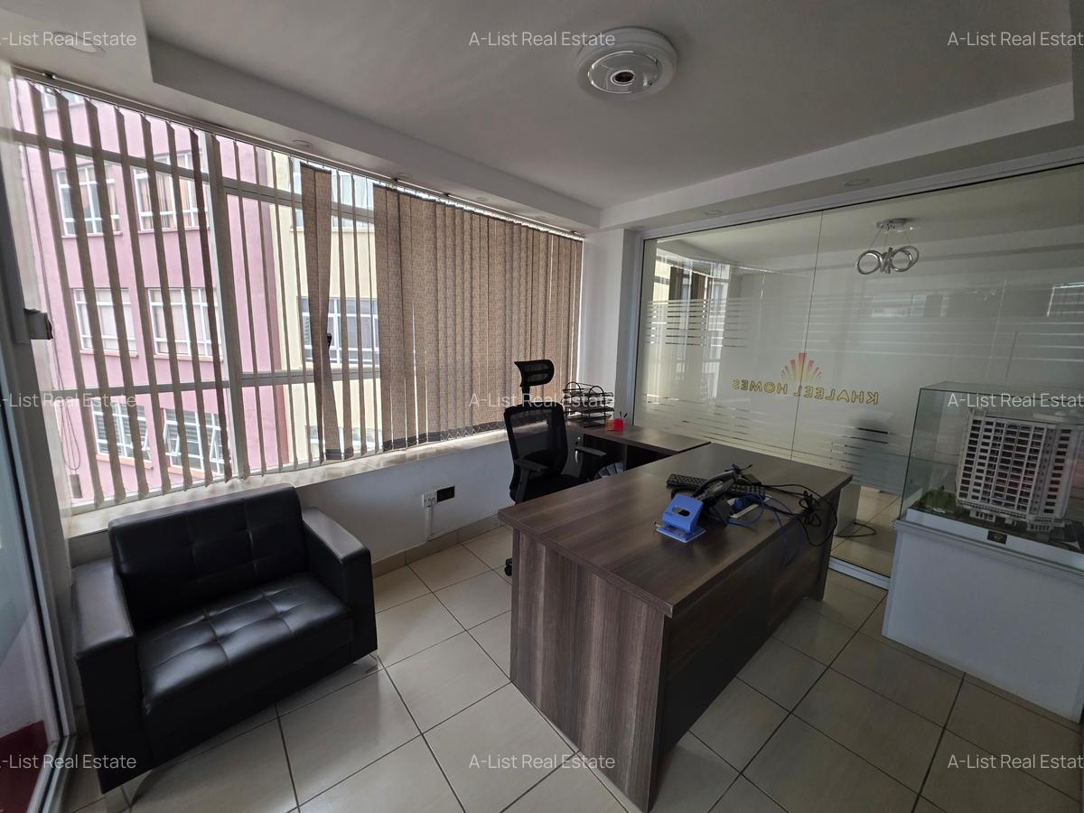 1,205 ft² Commercial Property with Service Charge Included at Parklands - 8