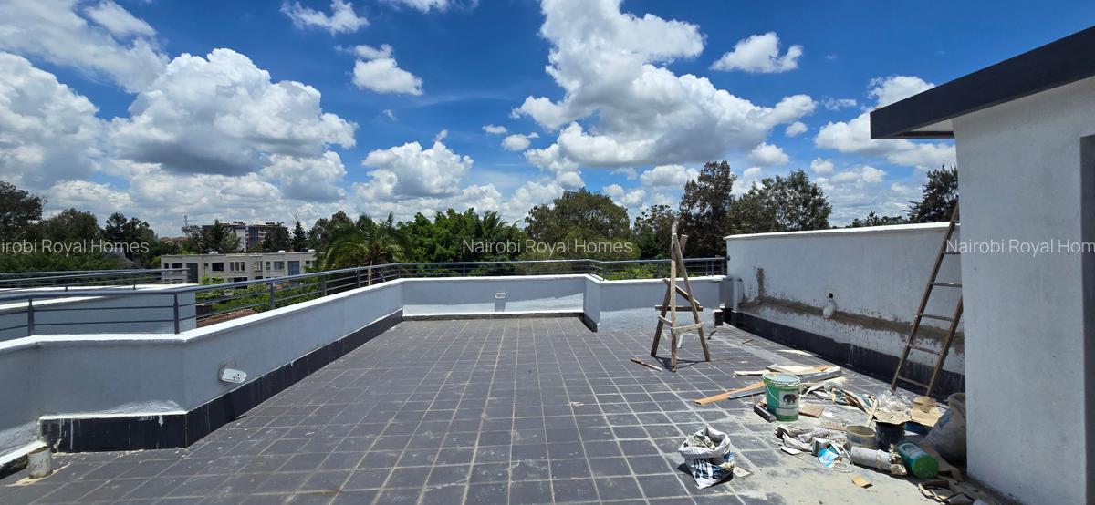 5 Bed Townhouse with En Suite at Lavington Green - 18