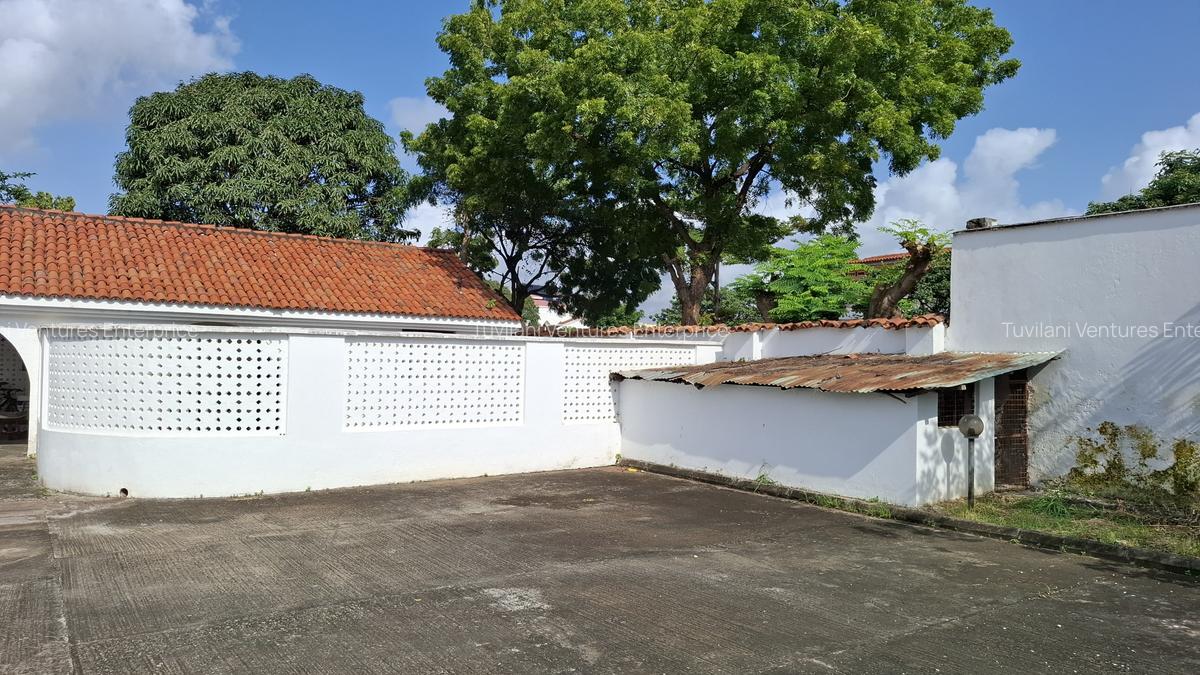 4 Bed Villa with En Suite at Nyali Mombasa - 12