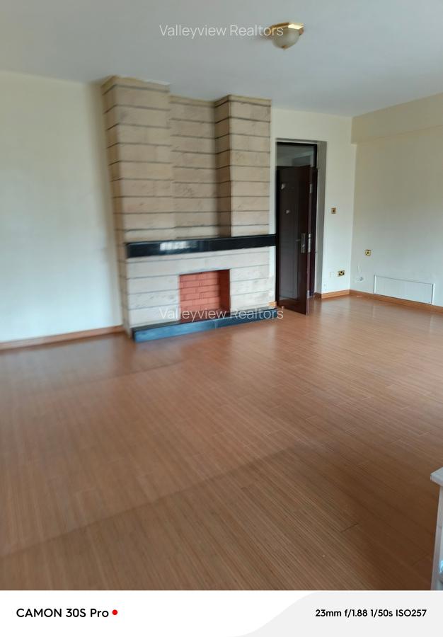 5 Bed Townhouse with En Suite at Lavington - 2