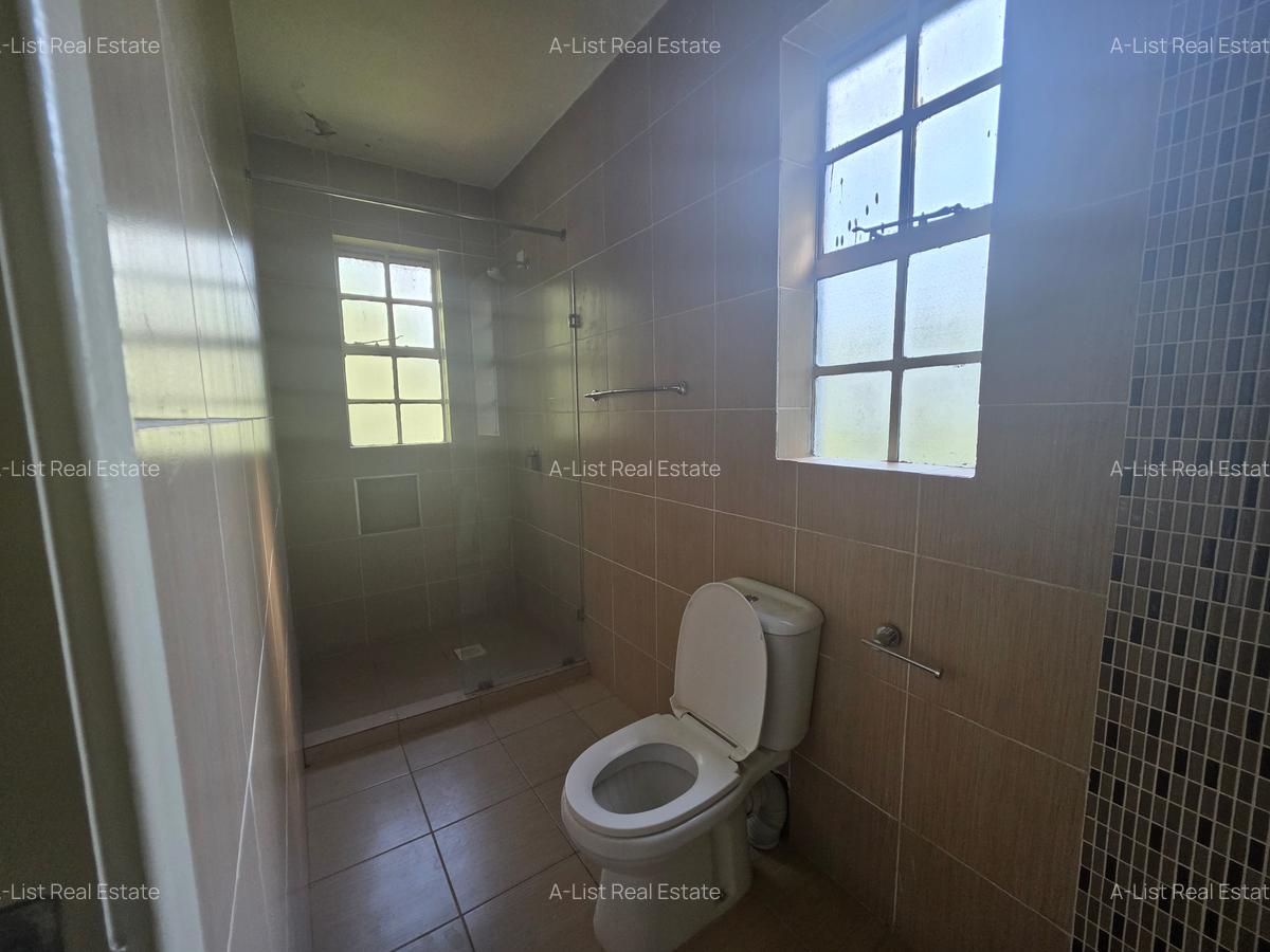 4 Bed Villa with En Suite at Red Hill - 16