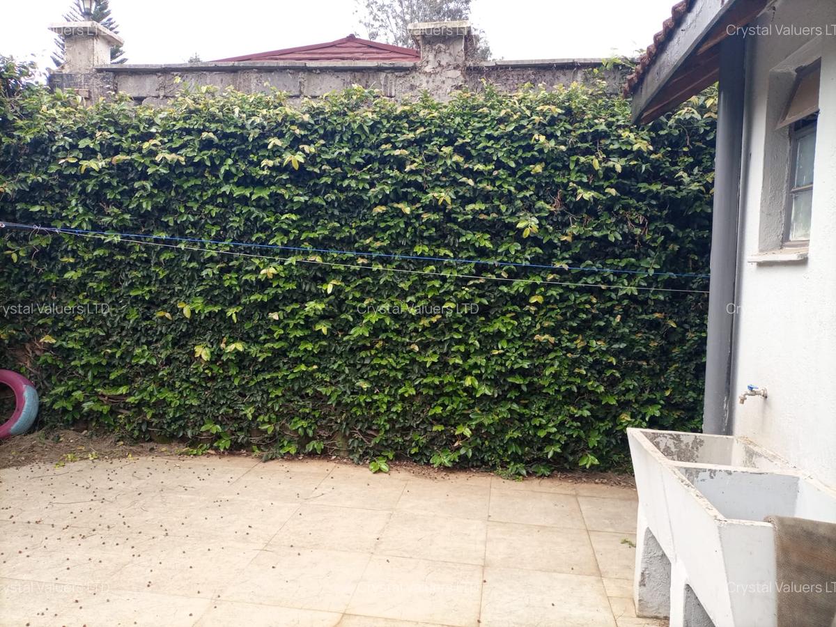 6 Bed House with En Suite in Nyari - 9