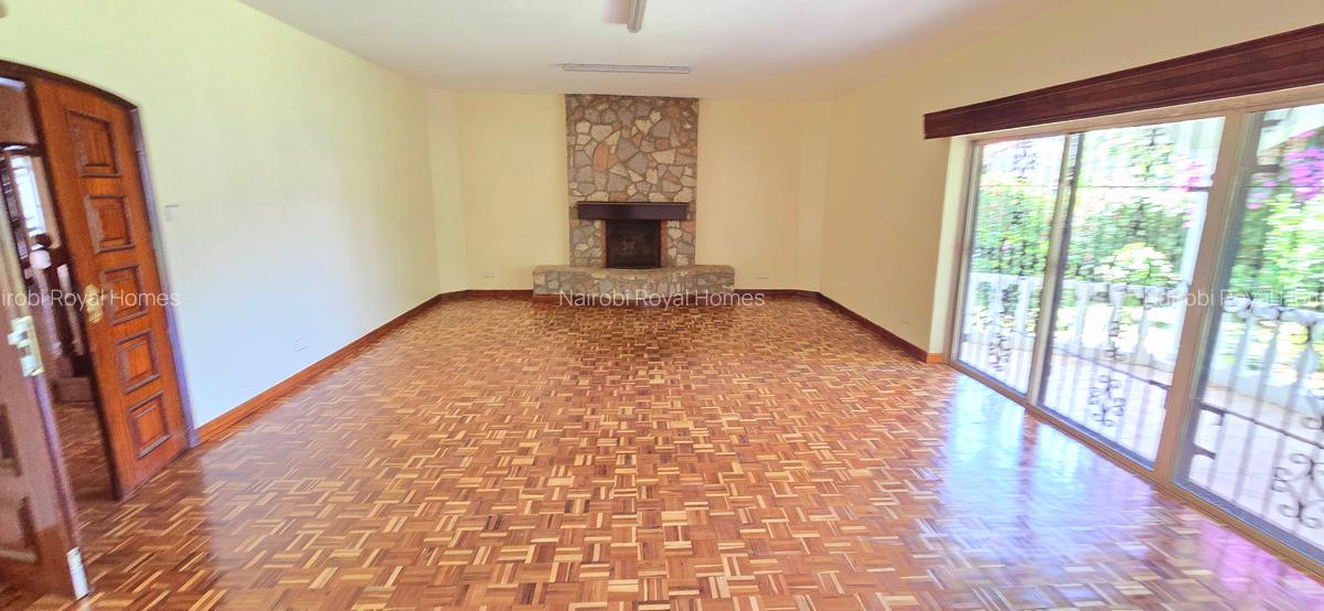 Commercial Property with Service Charge Included at Un Crescent - 16