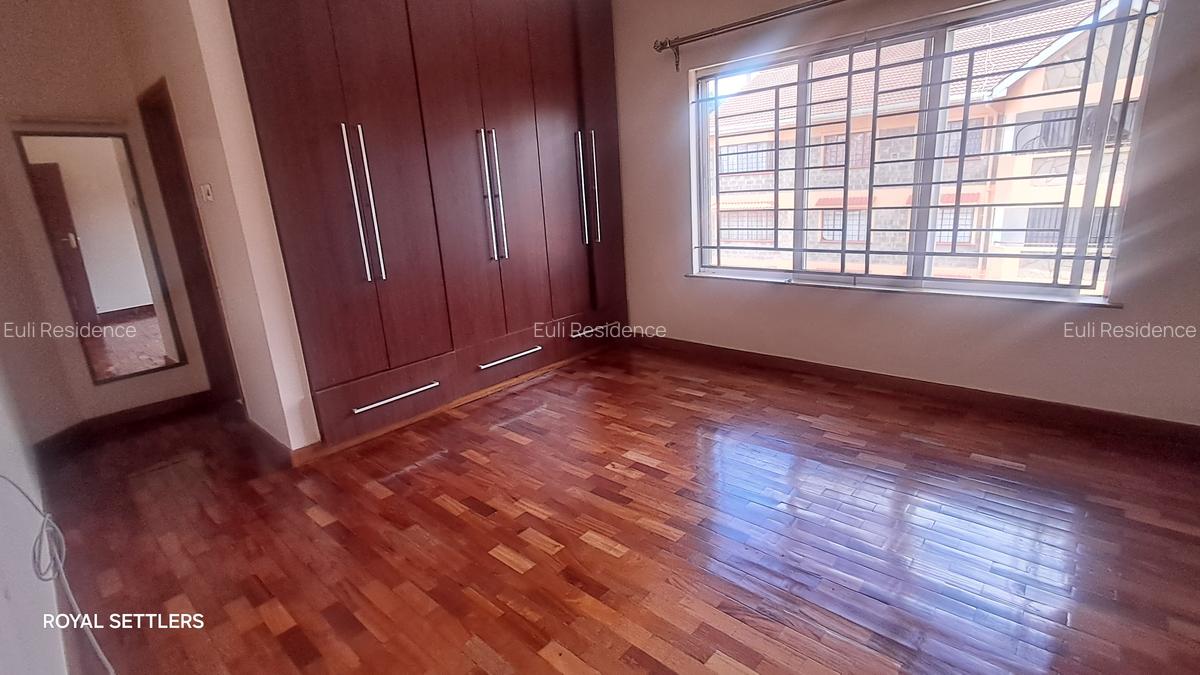 3 Bed Apartment with En Suite at Rhapta Rd - 11