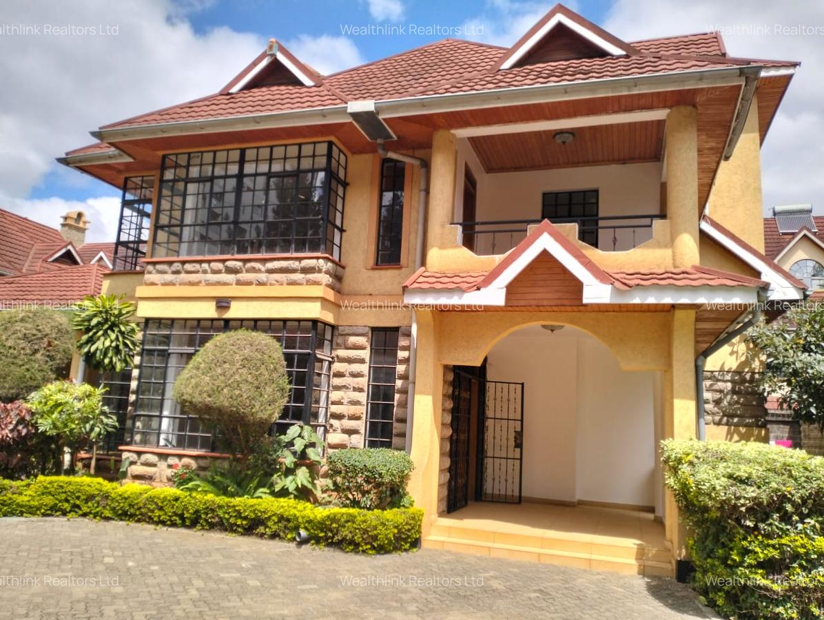 5 Bed Townhouse with En Suite at Lavington - 1