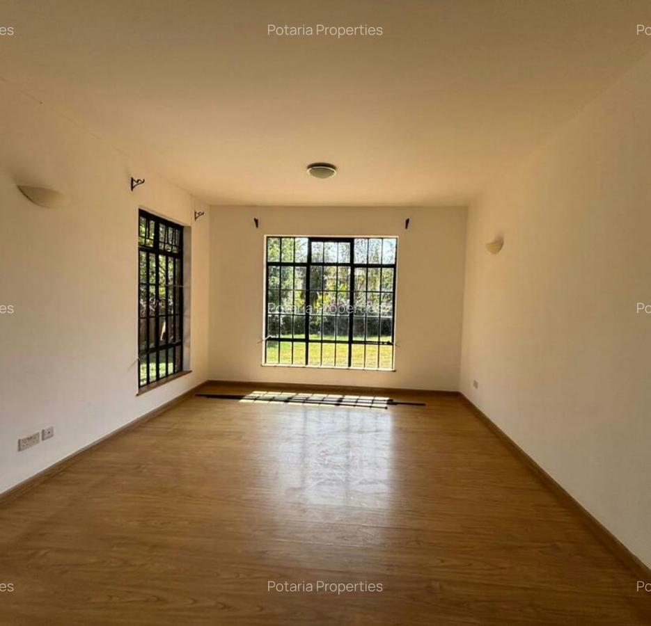 4 Bed House with En Suite in Runda - 11