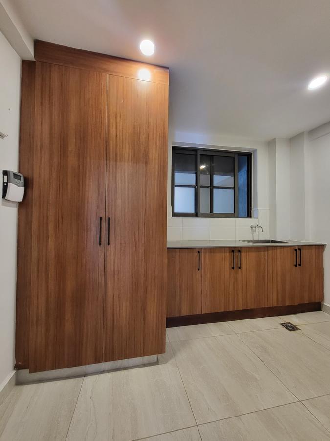 3 Bed Apartment with En Suite in Rhapta Road - 15