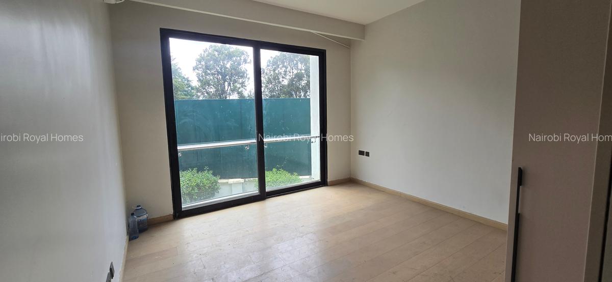 4 Bed Townhouse with En Suite at Lavington Green - 14