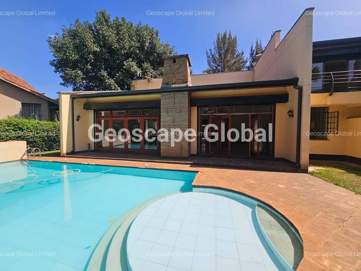 4 Bed House with En Suite in Runda - 11