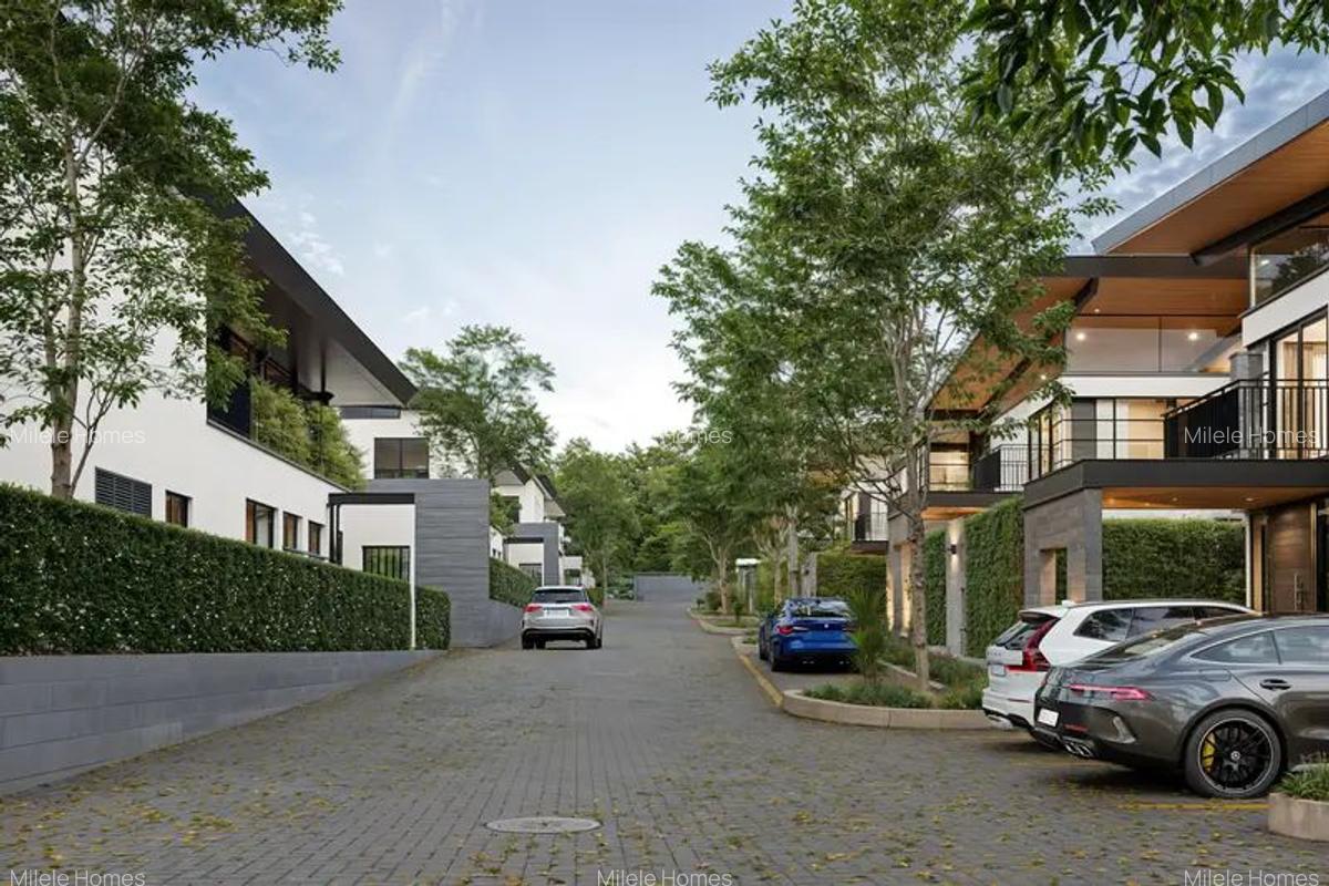 4 Bed Townhouse with En Suite at Kwaheri Road - 4