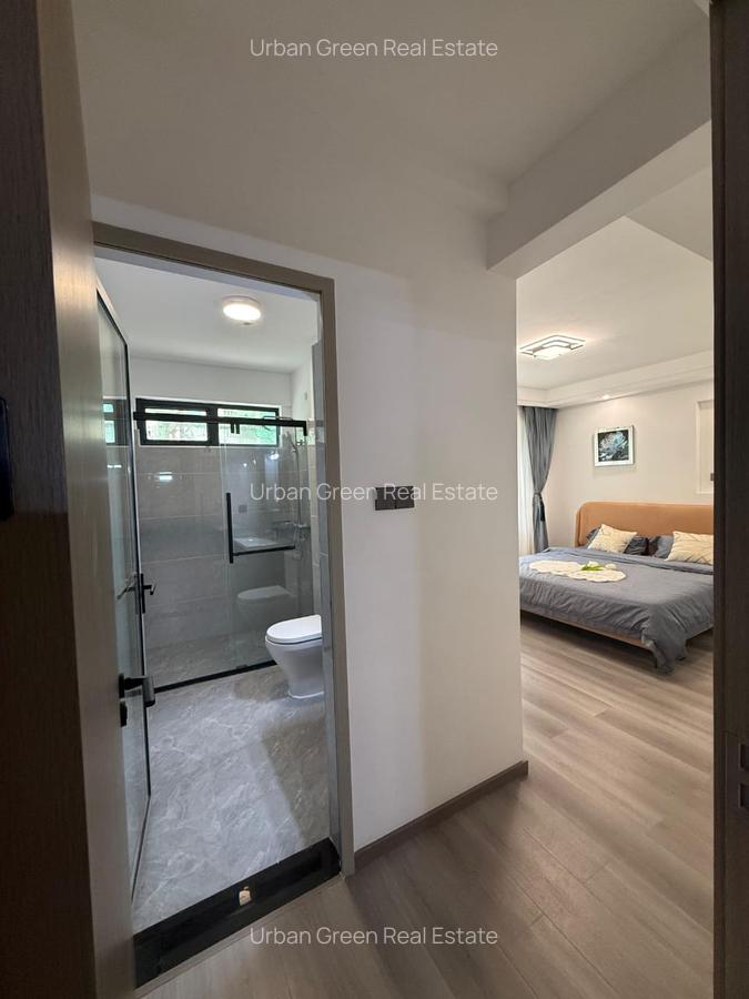 2 Bed Apartment with En Suite in Lavington - 6