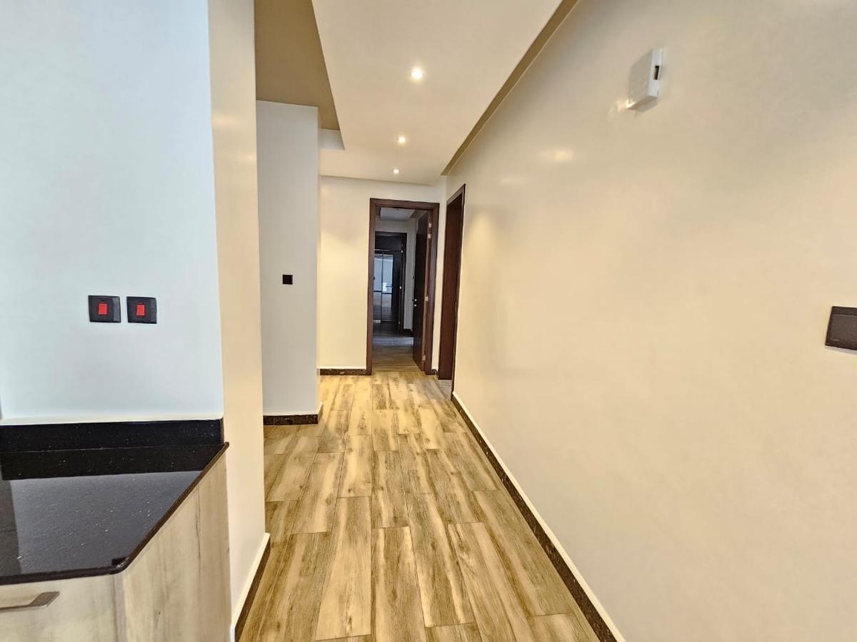 4 Bed Apartment with En Suite in General Mathenge - 9