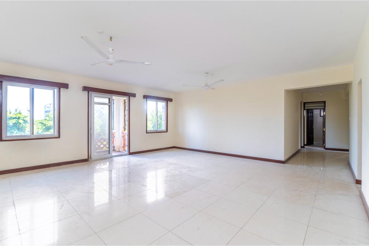 3 Bed Apartment with En Suite in Nyali Area - 2