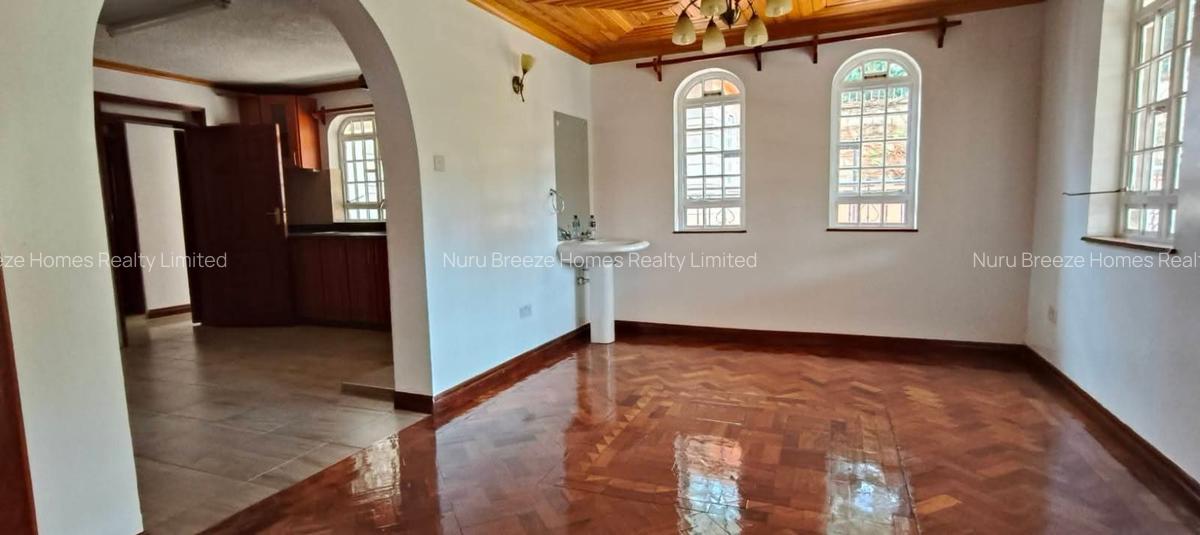 5 Bed House with En Suite in Nyari - 4