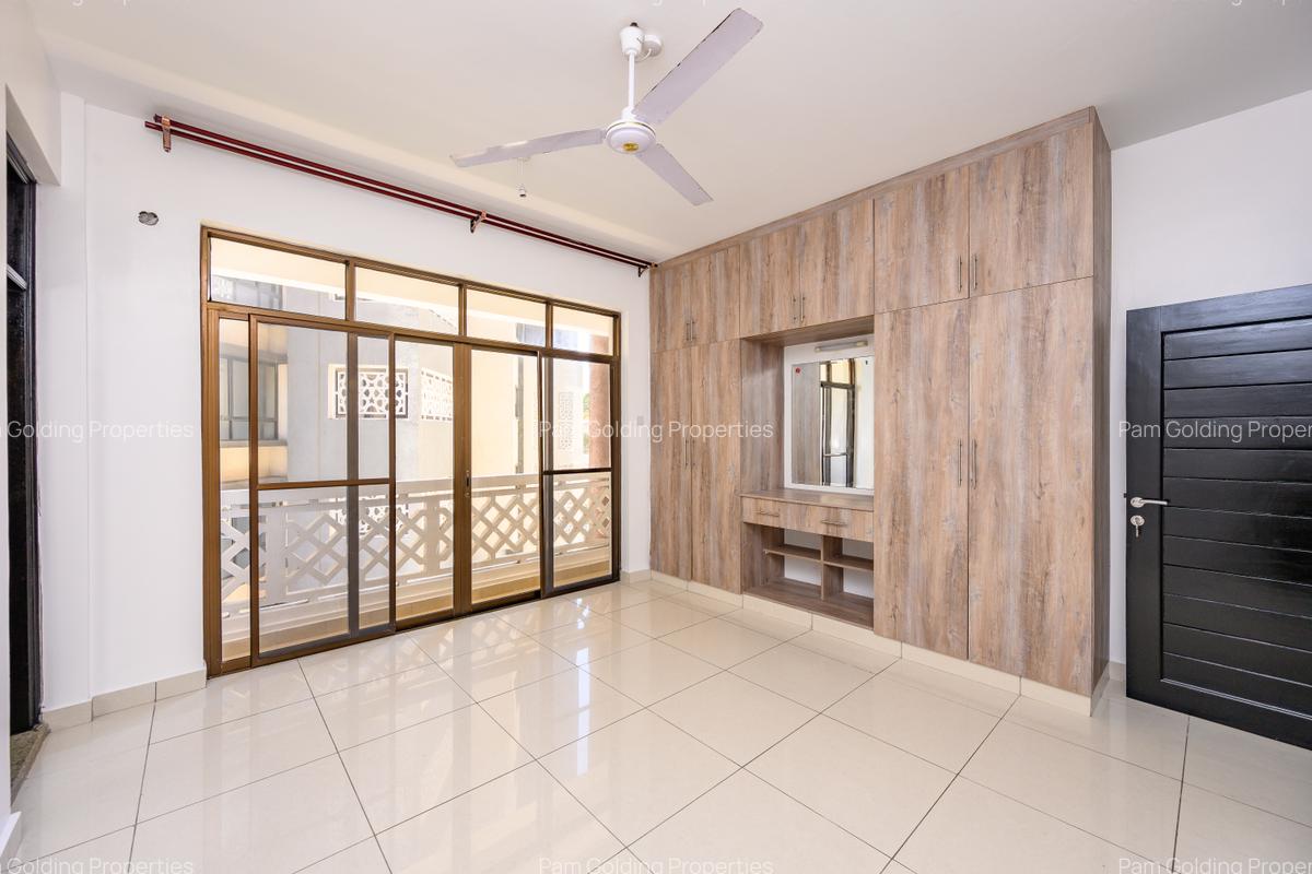 Serviced 3 Bed Apartment with En Suite at Mt Kenya Road - 13