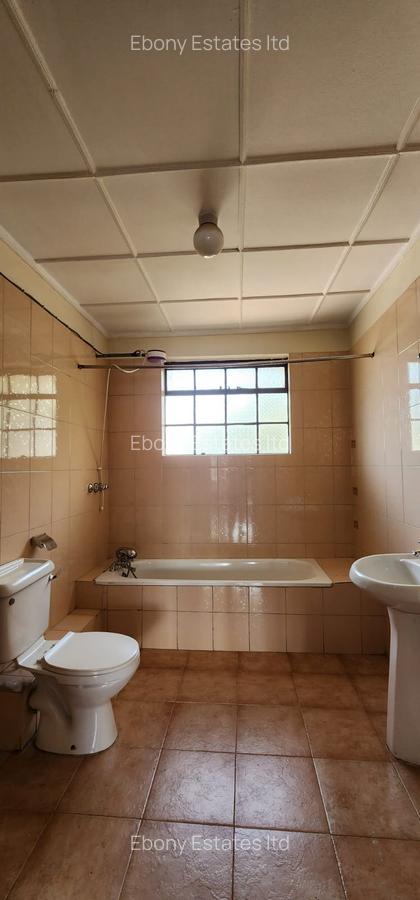4 Bed Villa with En Suite in Lavington - 7
