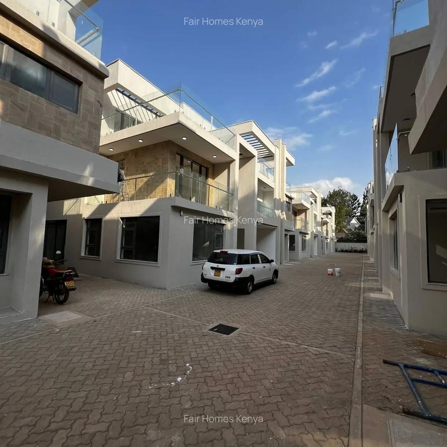 6 Bed Townhouse with En Suite at Convent Drive - 16