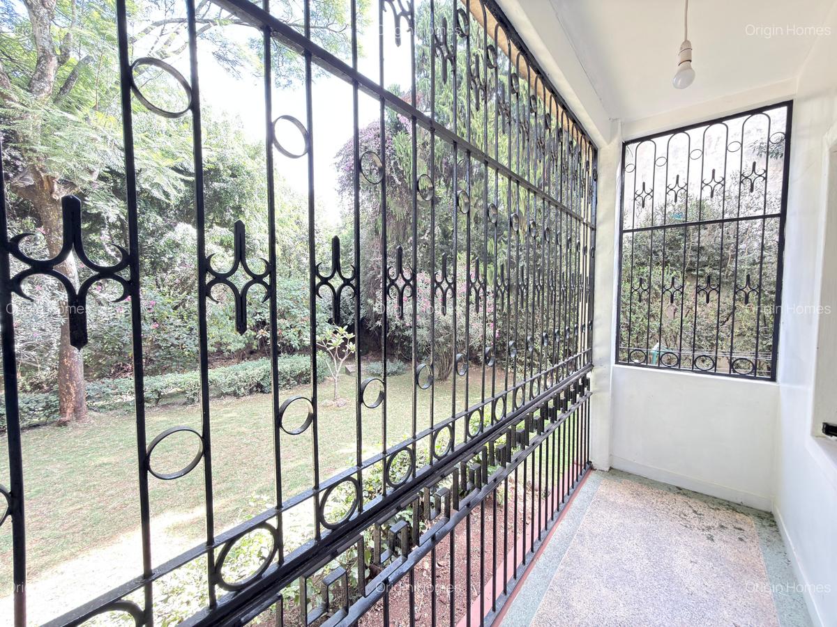 2 Bed Apartment with En Suite at Dennis Pritt Road - 10