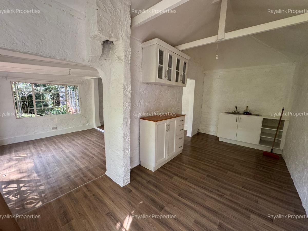 1 Bed House with En Suite at Karen - 6