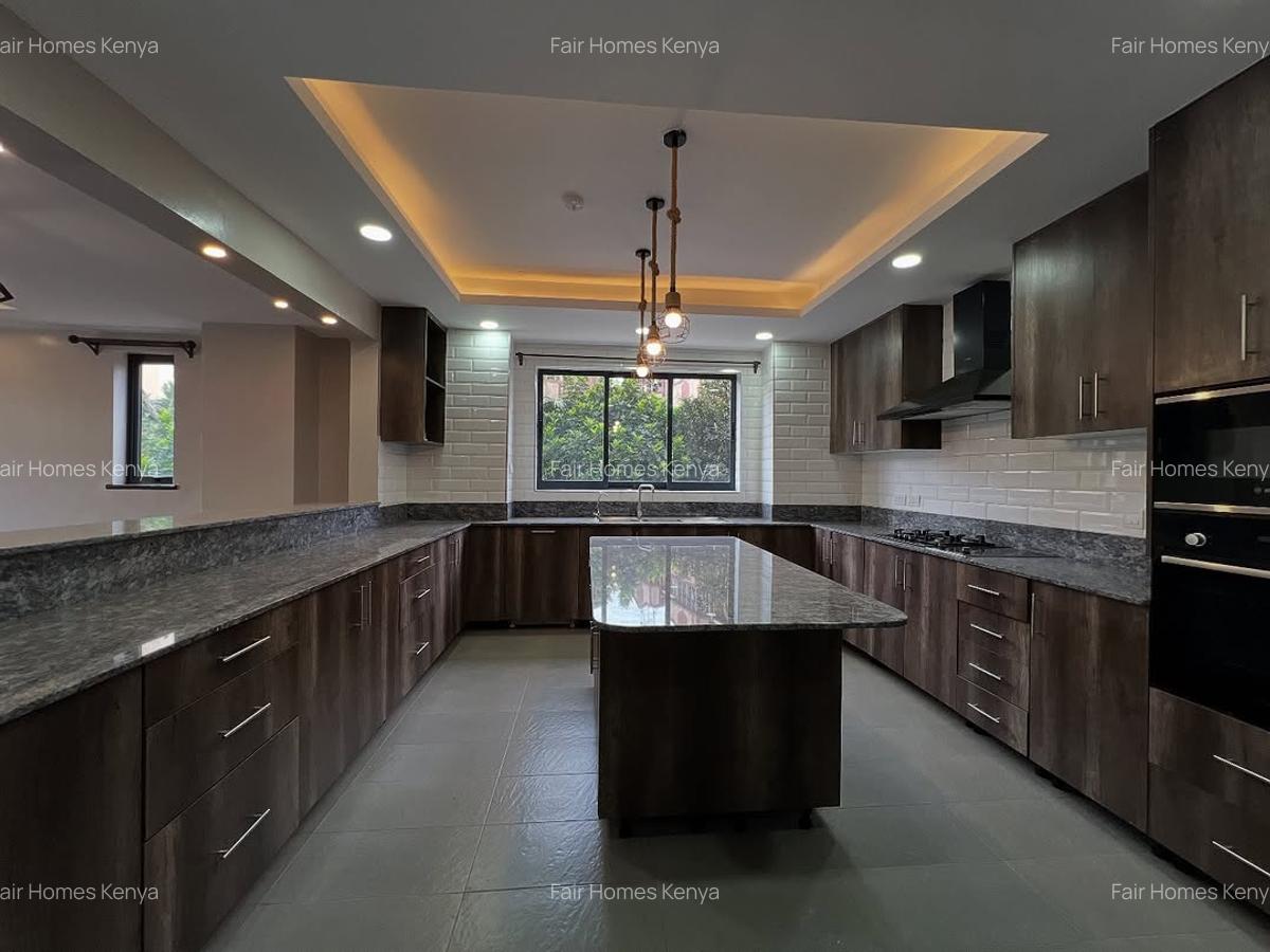 4 Bed Apartment with En Suite at Valley Arcade - 4