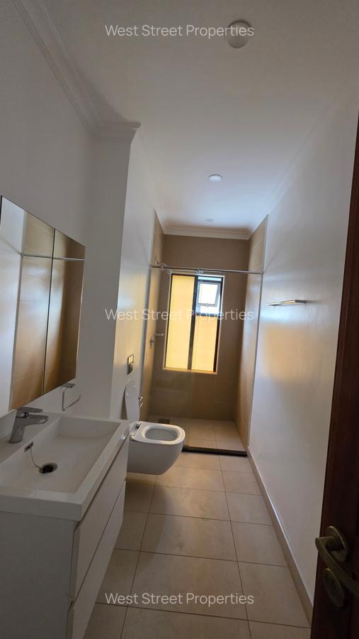 5 Bed Villa with En Suite at Lavington - 16