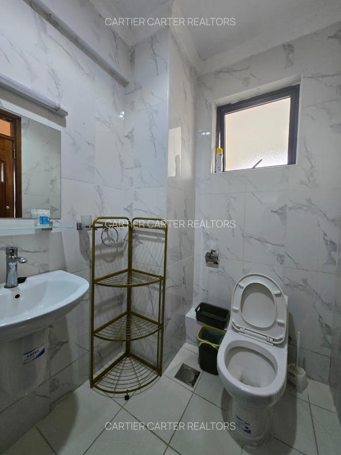 2 Bed Apartment with En Suite at School Lane - 3