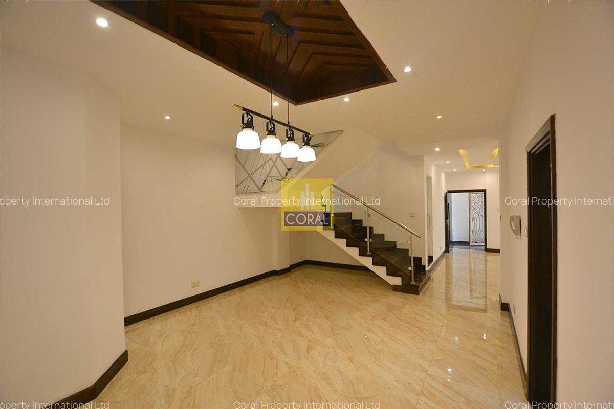 4 Bed Townhouse with Garden in Spring Valley - 5