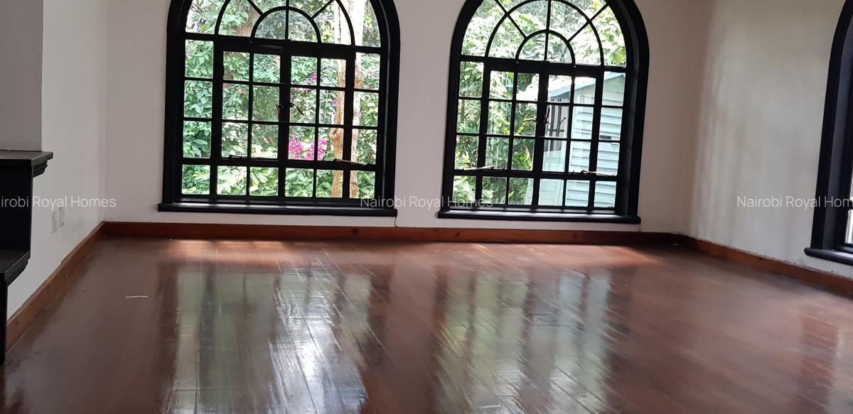 4 Bed Townhouse with En Suite at Riverside - 12