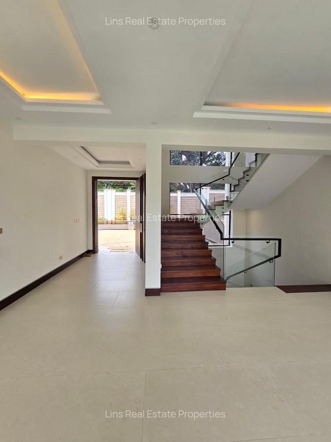6 Bed Townhouse with En Suite in Kitisuru - 20