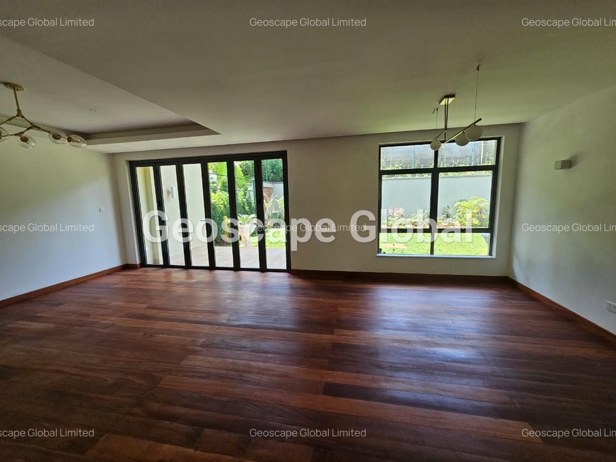 4 Bed Townhouse with En Suite in Rosslyn - 5