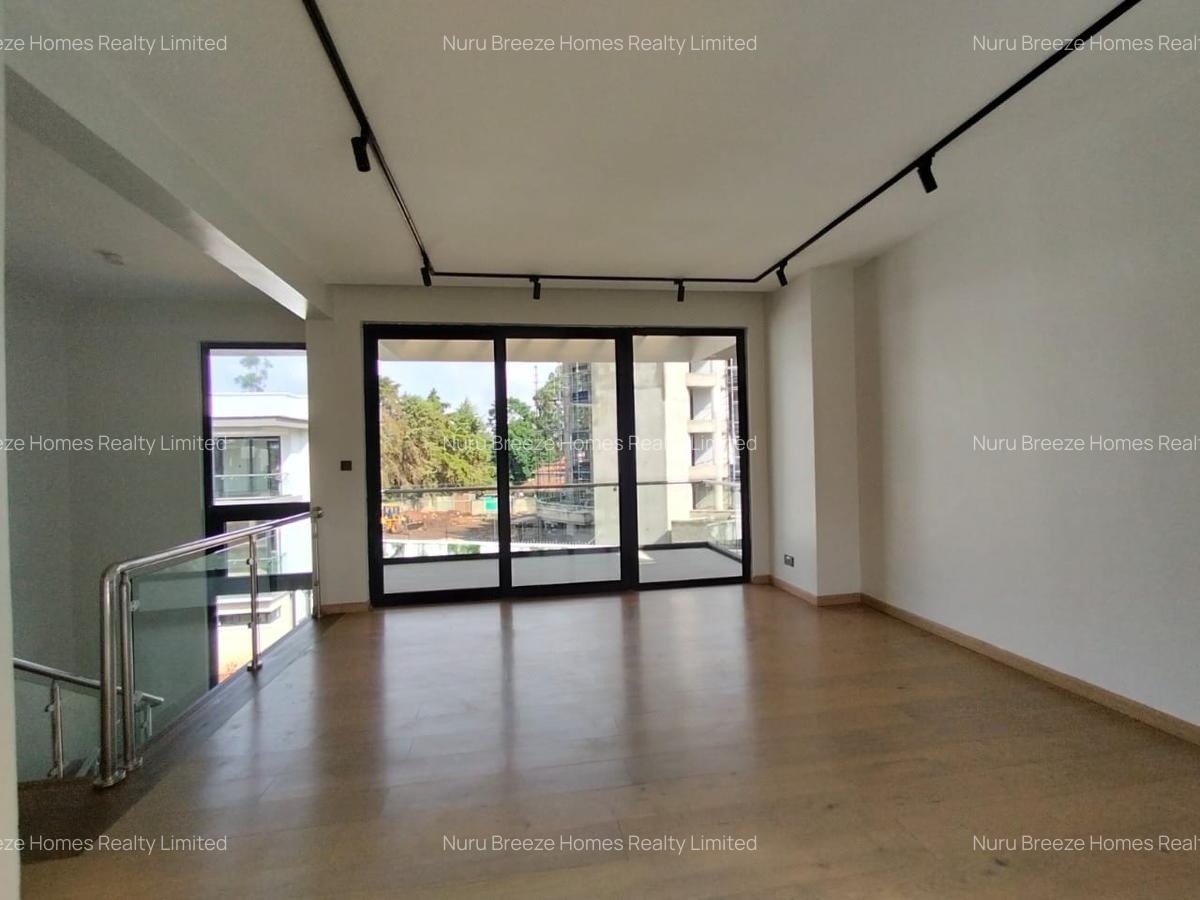 4 Bed Townhouse with En Suite in Lavington - 7