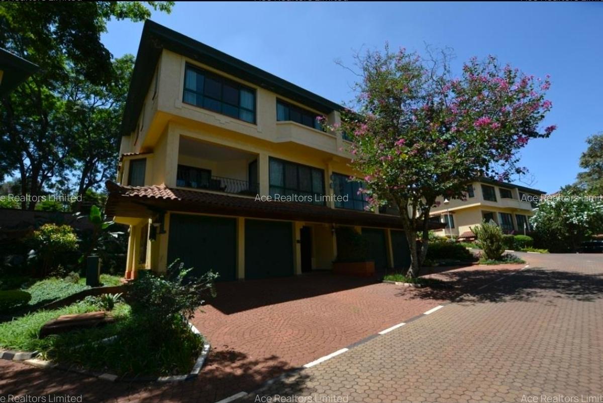 3 Bed Townhouse with En Suite at Off Brookside Drive - 5