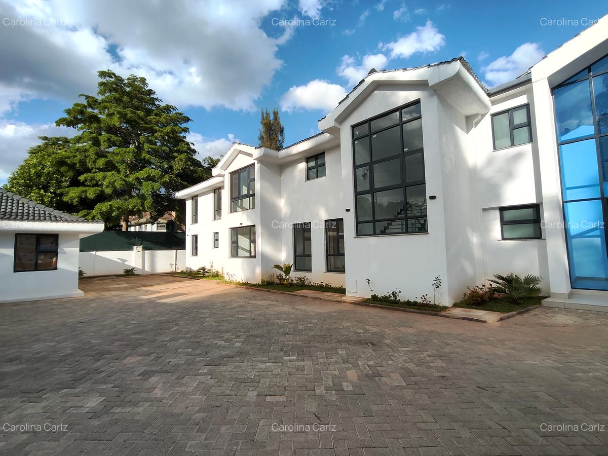 5 Bed House with En Suite at Runda - 20