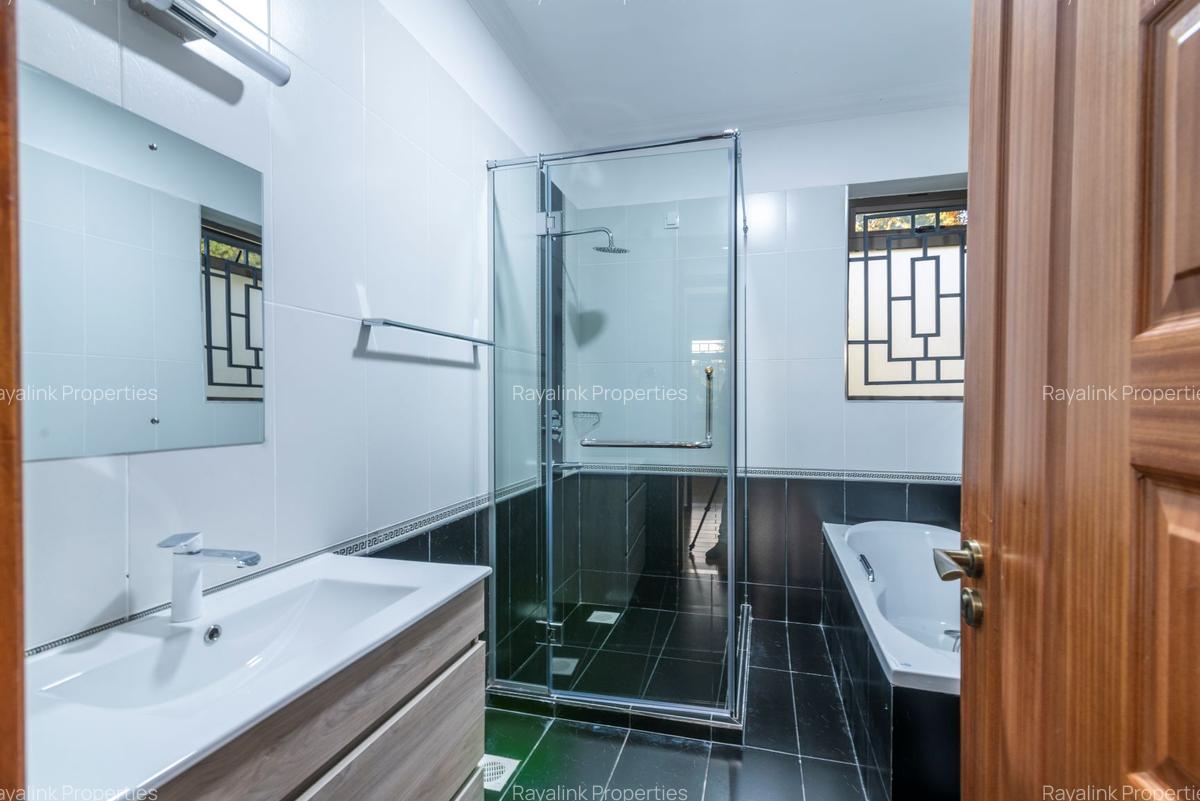 3 Bed Townhouse with En Suite at Karen - 8