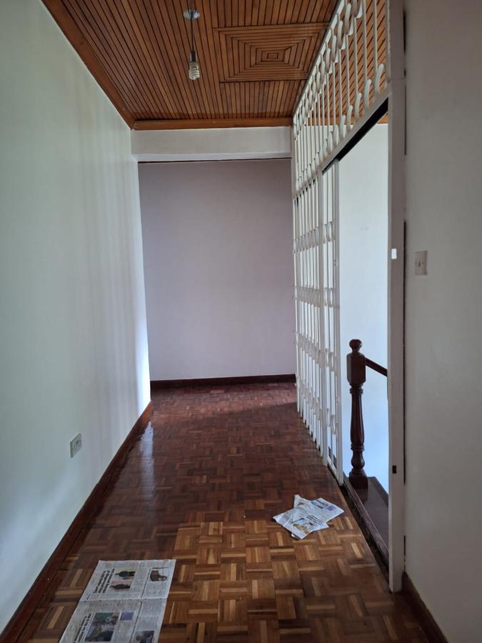 5 Bed House with En Suite in Runda - 18