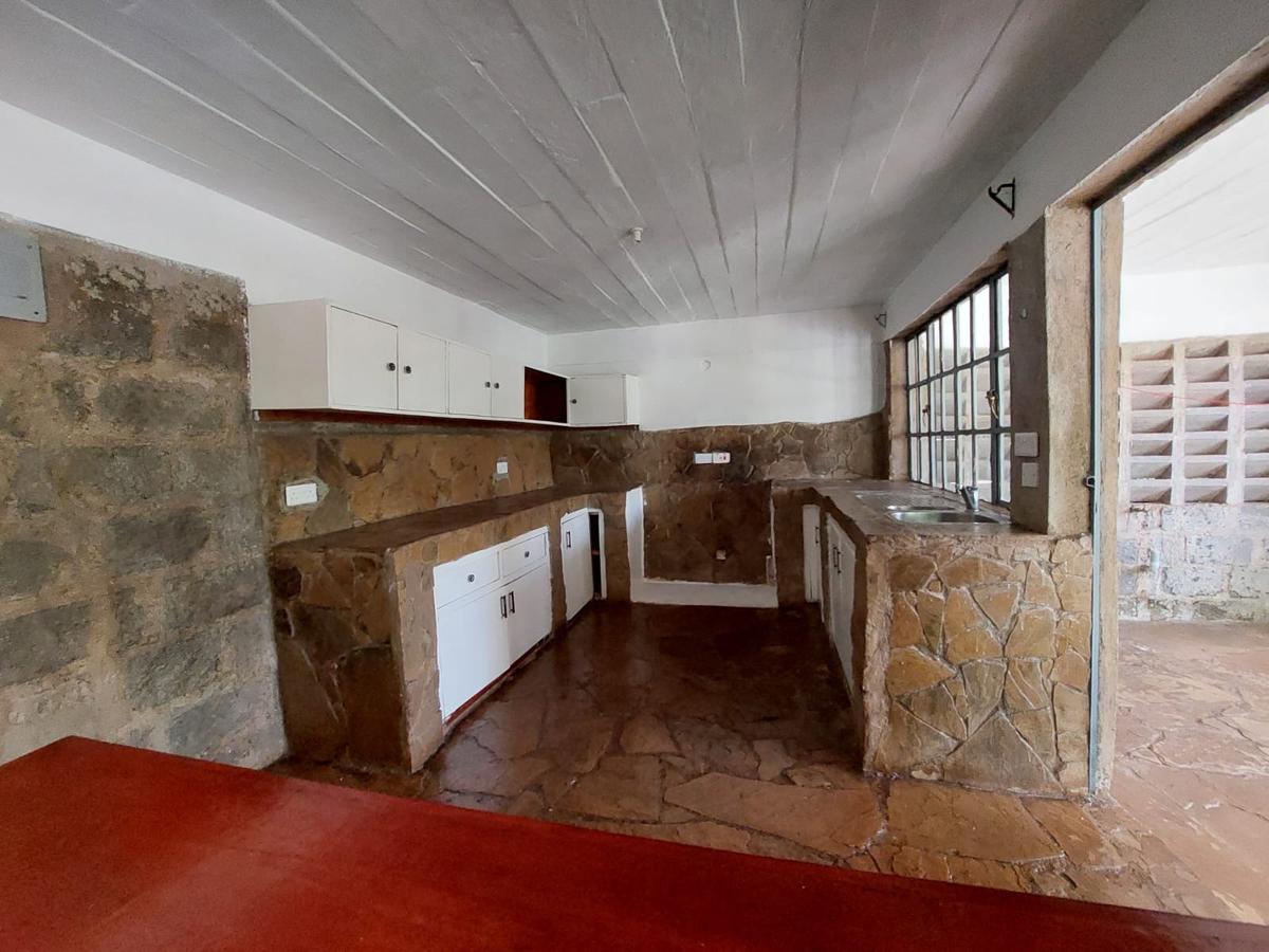 2 Bed House with Garden at Karen - 6
